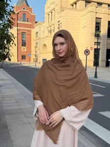 Chic solid color bubble hijab shawl, lightweight sun protection scarf for women daily wear outdoor street.
