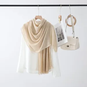 Écharpe châle unie classique pour femme en coton lin accessoire mode polyvalent.