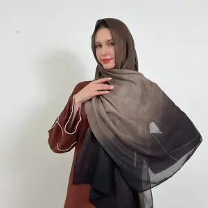 Sciarpa hijab in chiffon sfumato da donna, morbida lunga per la moda quotidiana versatile.