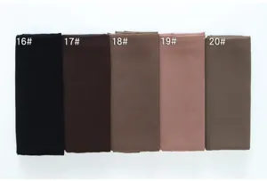 Sciarpa lunga in chiffon di perle tinta unita, dettaglio con opzioni di colore dal nero al marrone.