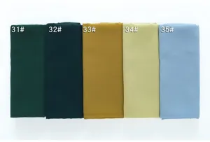 Sciarpa lunga tinta unita in chiffon hijab con numeri di colore, tessuto elegante.