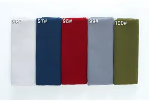 Sciarpa hijab in chiffon di perla tinta unita opzioni colore, tessuto leggero, dettaglio.