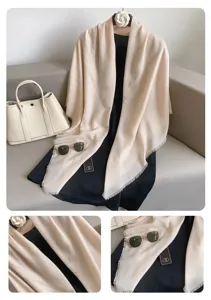 Elegante effen vierkante korte franje sjaal, comfortabele beige dames sjaal, chique bovenkleding.