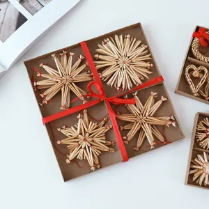 Handgemaakte stro kerstornamenten set, geweven ster en sneeuwvlok boomhangers decor.