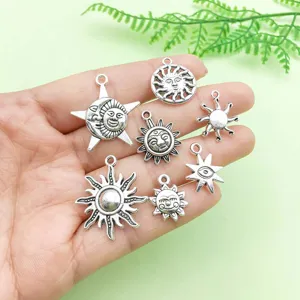 Pendentifs charmes de soleil en alliage d'argent antique pour bracelets colliers bijoux