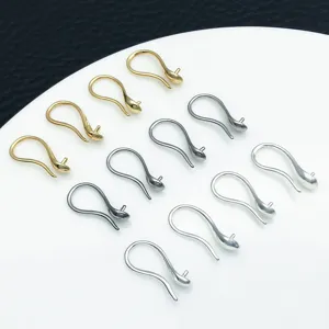 Gold- und silberfarbene Metall-Ohrringhaken Ohrstecker für DIY Schmuck, Detailansicht der Teile.