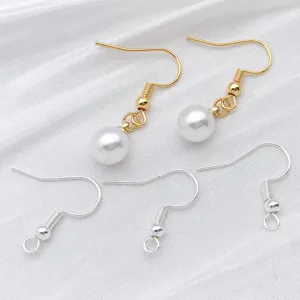 Accessoires de bijoux DIY, crochets d'oreilles perles or et crochets argentés.