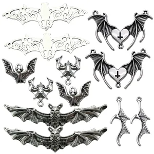 Ciondoli a forma di pipistrello in lega d'argento gotici per collane e bracciali DIY