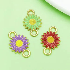 Detalle de colgante de doble anillo de girasol esmaltado para pulsera collar joyería