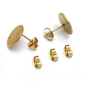 Edelstahl goldene Ohrstecker Rohlinge, Detailansicht von DIY Schmuckzubehörteilen.