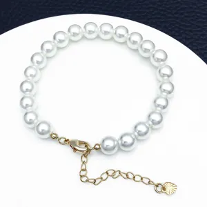 Elegante pulsera de perlas blancas con cierre dorado y cadena de extensión para mujeres