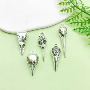 Retro Antique Silver Zinc Alloy Skull Bird Head Pendants DIY Halloween Jewelry Charms Accessories