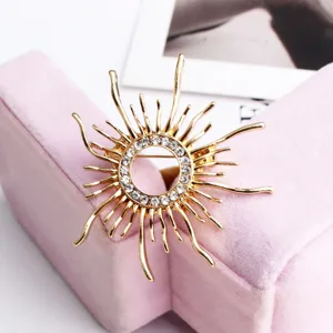Spilla sole retro minimalista color oro con strass elegante accessorio per vestito chic