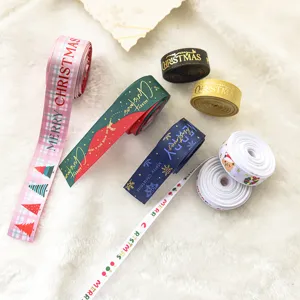 Set di nastri decorativi natalizi per confezioni regalo, feste e decorazioni festive.