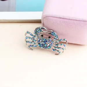 Exquisite crystal crab brooch, sparkling rhinestone alloy animal pin for women apparel decoration.