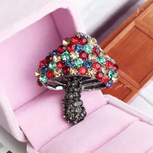 Prachtige strass paddenstoel broche, kleurrijke kristallen legering speld voor dames jassen.