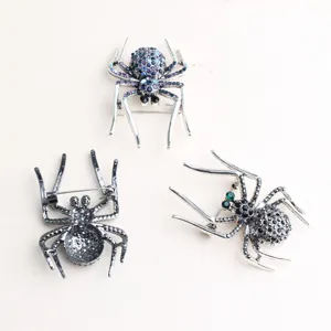 Ensemble de broches araignée en cristal épingle tendance accessoire de mode détail.