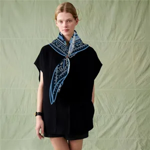 Damen Seidenimitat Quadratisch Schal Winter 90cm Warme Mode Outdoor Schultertuch Halstuch.