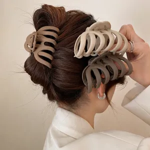 Pinza de pelo grande mate hueca pinza tiburón para moño grueso peinados de mujer.