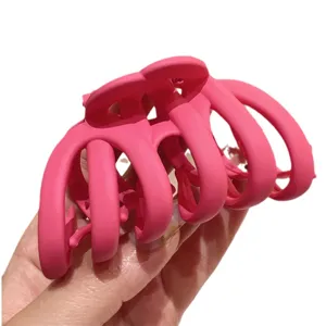 Pinza de pelo mate rosa grande para cabello grueso, pinza tiburón elegante y práctica.