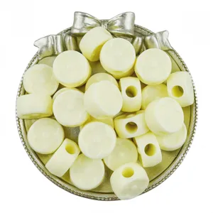 Detail view of 19mm white acrylic flower beads with large holes for DIY jewelry and crafts.