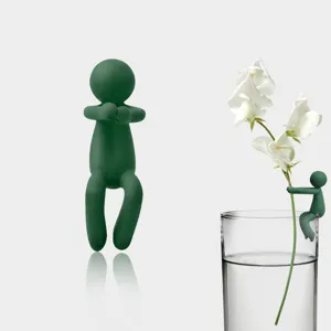 Gruner Pflanzenstutze kleiner Mensch niedlicher Plastik Pflanzenhalter fur Innendekoration.