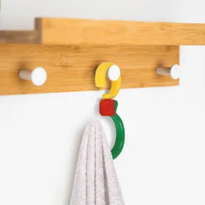 Crochet S en plastique multifonctionnel rotatif à 360 degrés et pliable pour les vêtements.