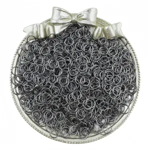 Anellini di salto in metallo nero per la creazione di gioielli fai da te e accessori.