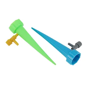 Picchetti di irrigazione automatica per piante, dispositivo di irrigazione a goccia regolabile.
