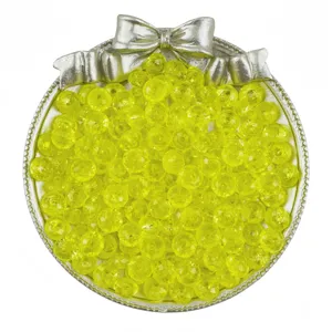 Perles rondelles en acrylique jaune gros plan détail, accessoires de bijoux translucides facettés