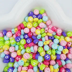 Perles de lettres alphabet en acrylique 4x7mm colorées pour bracelets d'amitié DIY faits main.