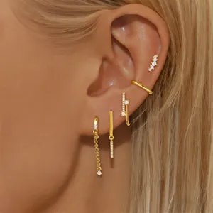 Gold-plated crystal ear cuff set, chic clip-on earrings for women, minimalist daily jewelry.