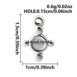 Edelstahl Kreuz Anhänger Fach Detail Ansicht mit sehr genauen Maßangaben für DIY Schmuck.