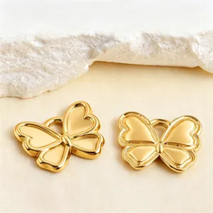 Colgante mariposa 3d chapado oro detalle primer plano accesorio cuentas diy muestra