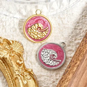 Vue détaillée du pendentif rond vague émaillée pour accessoires de bijoux DIY or et argent.