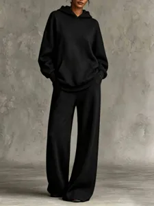 Detailansicht von Damen Oversized Hoodie und weite Jogginghose Set in Schwarz aus Baumwolle