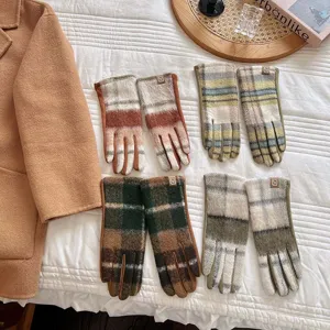 Klassische Wollhandschuhe für Damen mit Karomuster und Touchscreen-Funktion für Winter