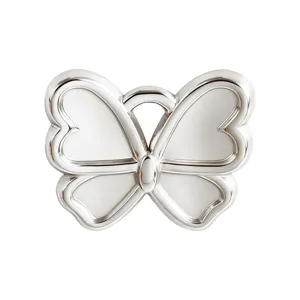 Colgante de mariposa 3D charm, acabado plateado galvanizado liso, accesorio para joyería DIY.