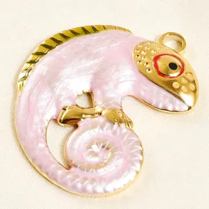 Colgante de camaleón rosa chapado en oro abalorio de joyería DIY lindo accesorio de lagarto