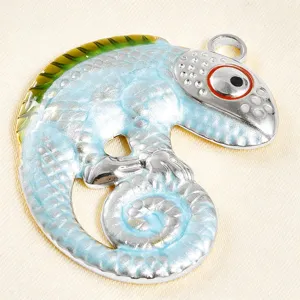 Colgante con dijes de lagarto camaleón de esmalte, accesorio de joyería DIY plateado detalle.