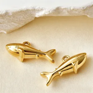 Pendentifs Requin 3D Plaqués Or 18K pour Fabrication de Bijoux DIY Collier Bracelet