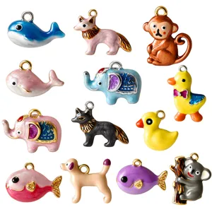 Schattige cartoon dier geëmailleerde bedels set voor DIY ketting sieraden maken.