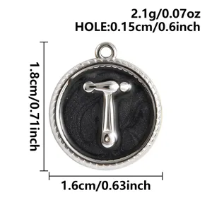 Colgante redondo de acero inoxidable accesorio de joyería con mini diseño de herramienta, elegante.