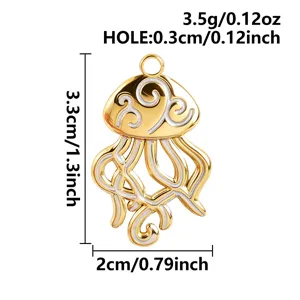 Colgante de medusa hueco dorado accesorio de joyería DIY con dimensiones y peso detallados.