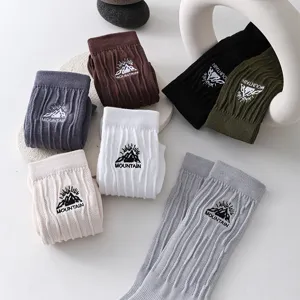 Men's Crew Socks Cotton Blend Casual Solid Color Embroidery Mid Tube Fashion Retro Outdoor Sports Socks