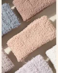 Chaussettes d'hiver en polaire corail pour femmes, chaudes et douillettes pour la maison.