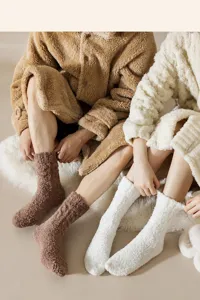 Calze lunghe in pile di corallo per donna, calde e morbide per l'inverno, comode e accoglienti.