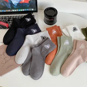 Men's Crew Socks Cotton Athletic Sports Sweat-Absorbent Deodorizing Snow Mountain Embroidery Casual Long Socks