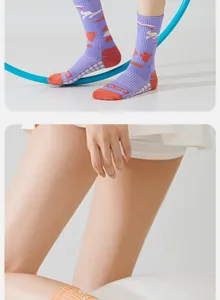 Professionelle Damen Yoga Socken, rutschfeste Sportstrümpfe, atmungsaktiv und elastisch für Fitness.