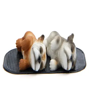 Bulldoggen Auto Dekoration Detail, niedliche schlafende Hunde Figuren mit praktischer Antirutschmatte.